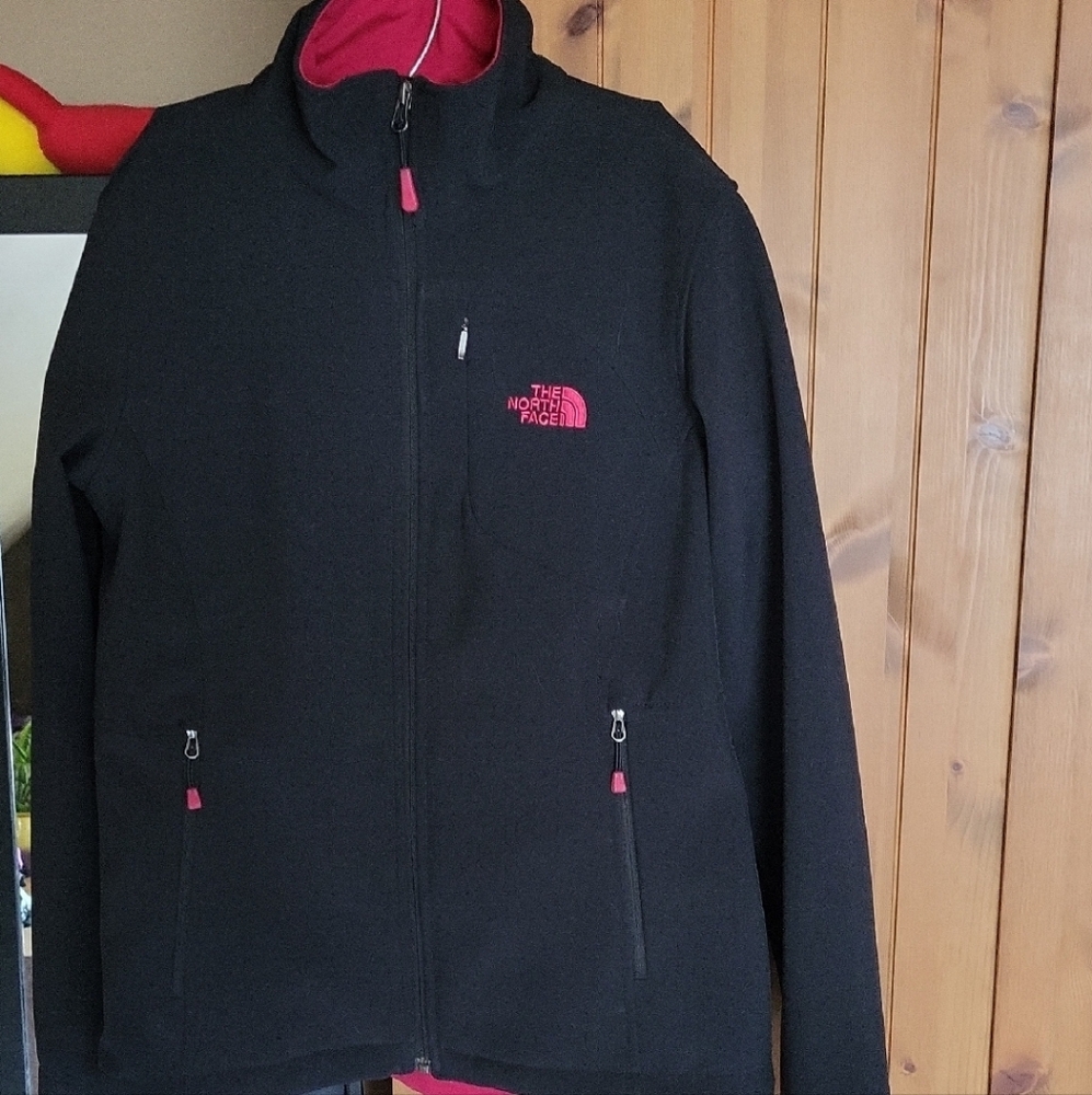 The North Face Women's Black Soft Shell Jacket Medium